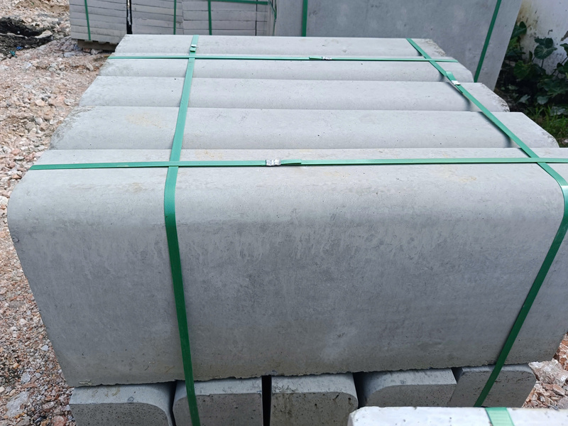 Bó vỉa bê tông 18x42x100cm - Gạch Bắc Việt - Công Ty Cổ Phần Tư Vấn Và Xây Dựng Hạ Tầng Kỹ Thuật Bắc Việt